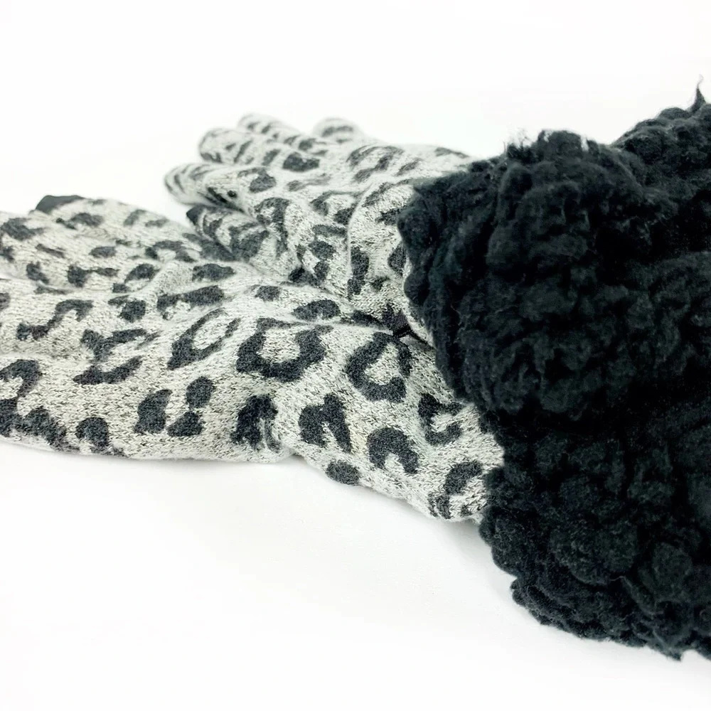 NWT Cuddl Duds 2-Pc Leopard Touchscreen Glove & Headband Set • Cozy Gift